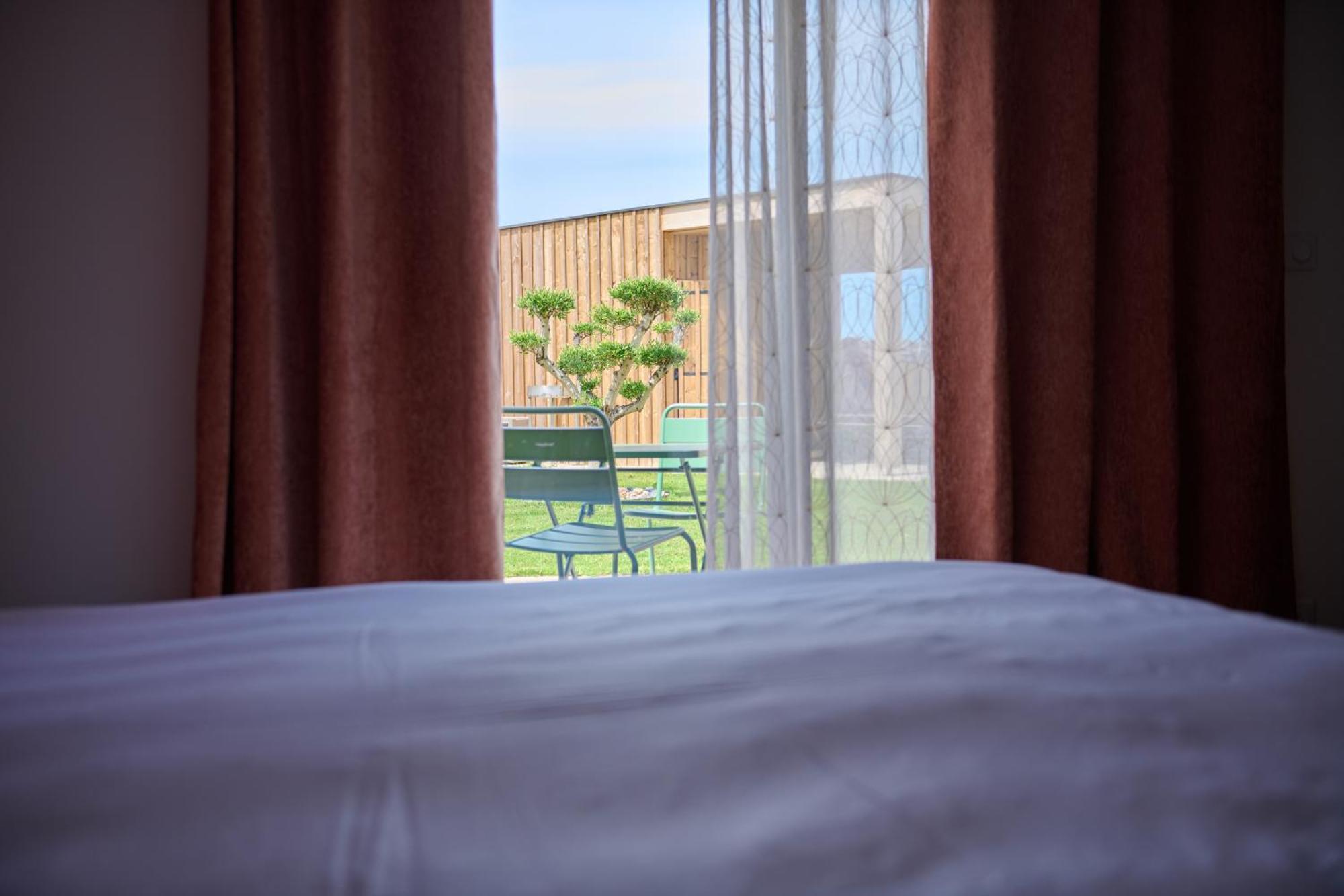 Bed and Breakfast Le Repaire Lagardere Lussac  Exterior foto